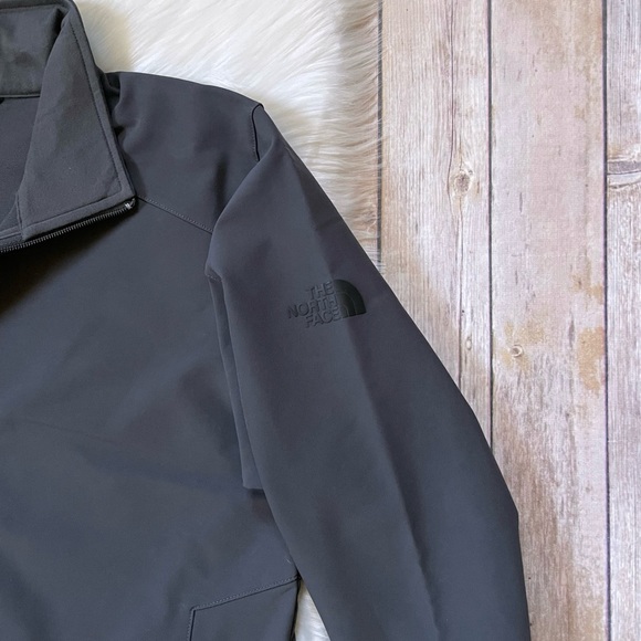 The North Face Men’s Stretch Soft Shell Grey Jacket - Picture 4 of 9